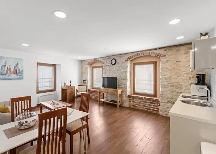 New!!!Apartment Old Town Square